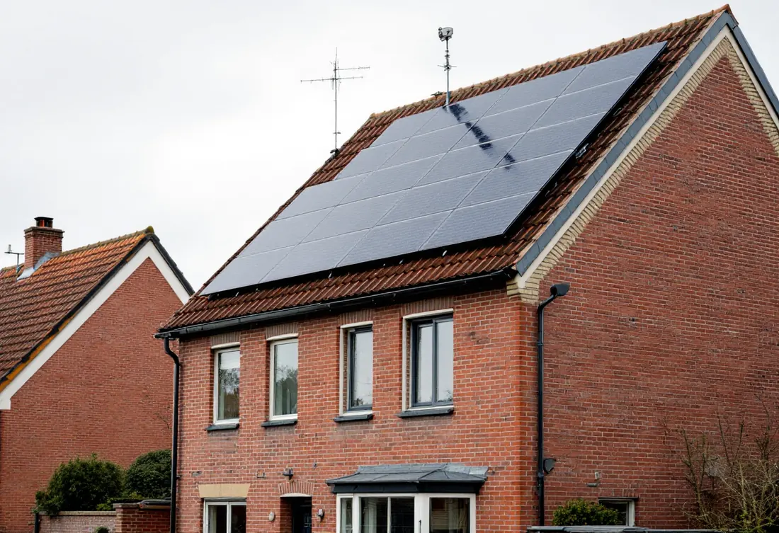 Panneaux solaires sur une maison mitoyenne